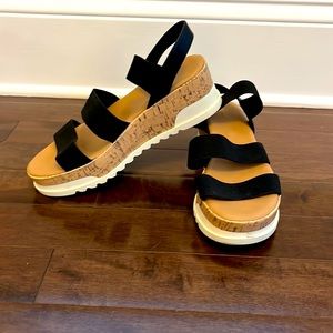 Universal thread black strappy wedge sandals